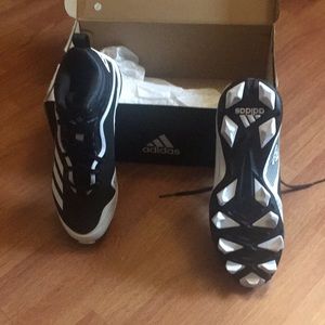 Adidas boys size New 6 1/2 (youth) baseball cleats